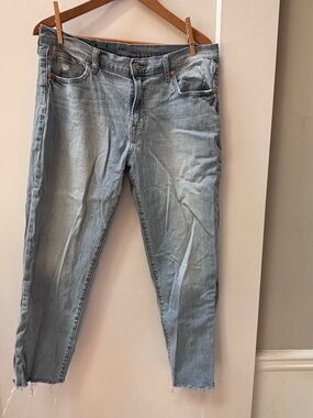 GAP Light Wash Cropped Ankle Jeans